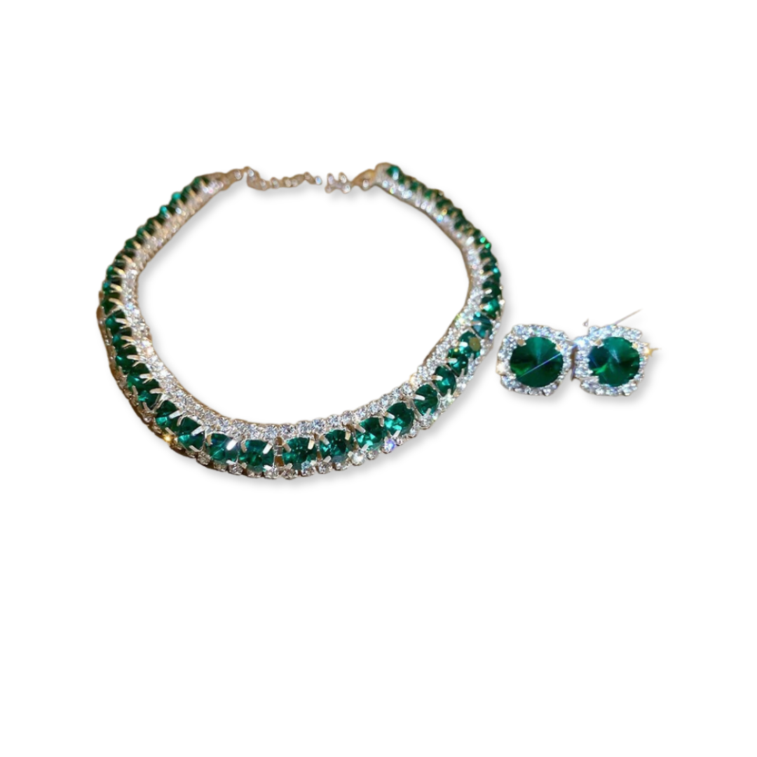 Conjunto com Colar e Brincos Cravejado com Zircônia