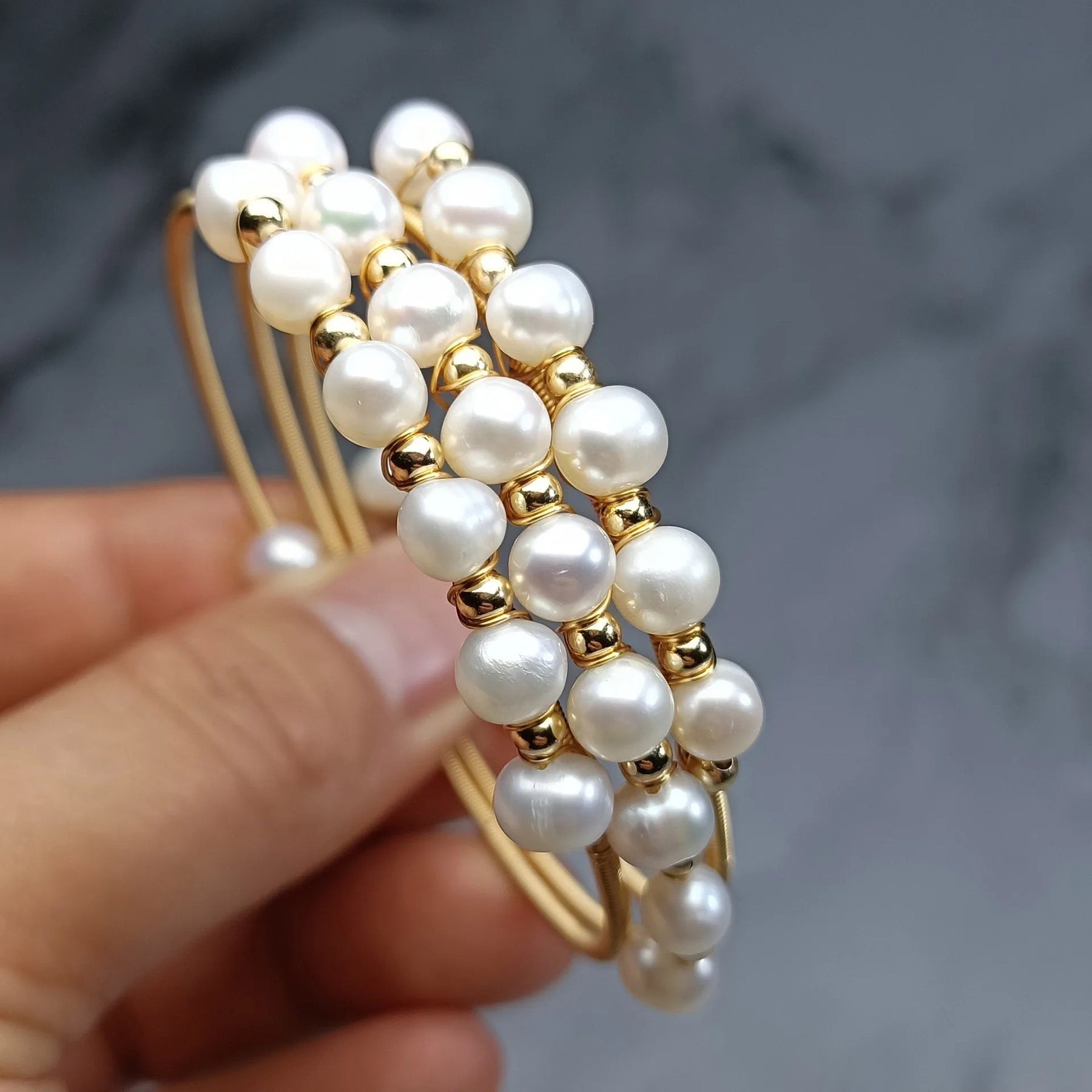 Pulseira Tripla com detalhes em Pérolas Naturais