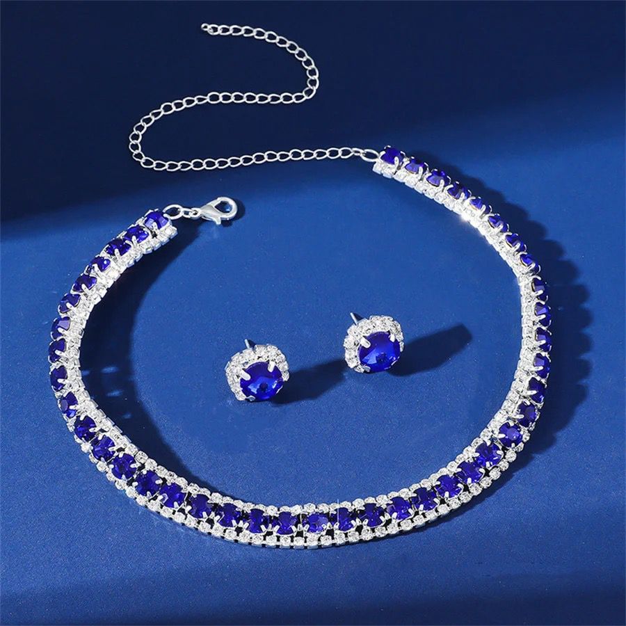 Conjunto com Colar e Brincos Cravejado com Zircônia