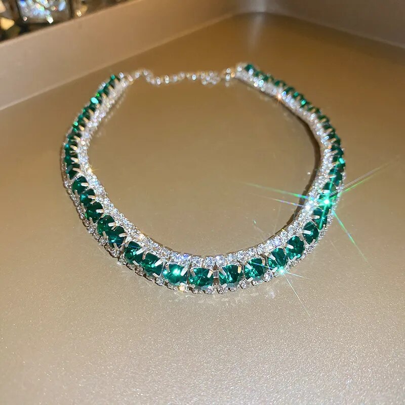 Conjunto com Colar e Brincos Cravejado com Zircônia