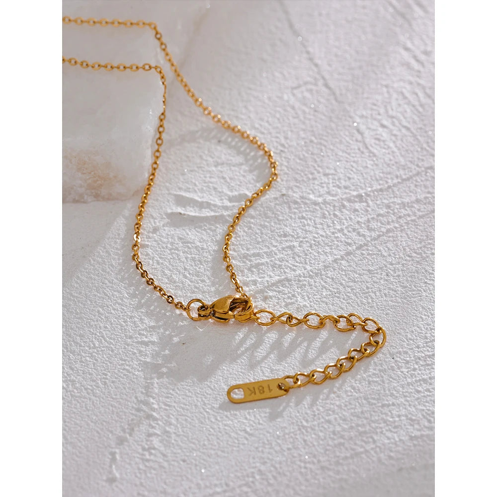 Colar Com Pingente Redondo Banhado a Ouro 18k