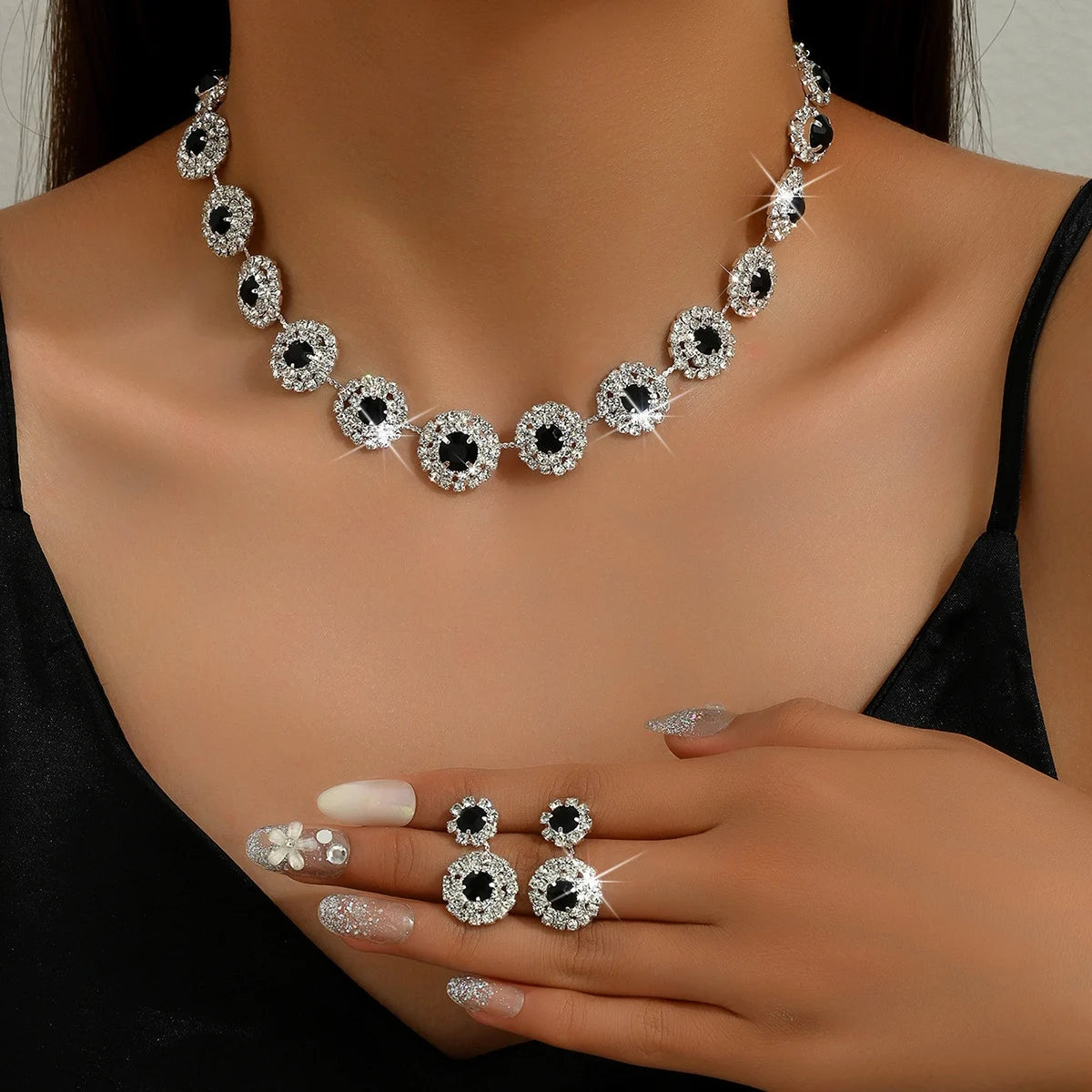 Conjunto Colar e Brincos Cravejados com Zircônia