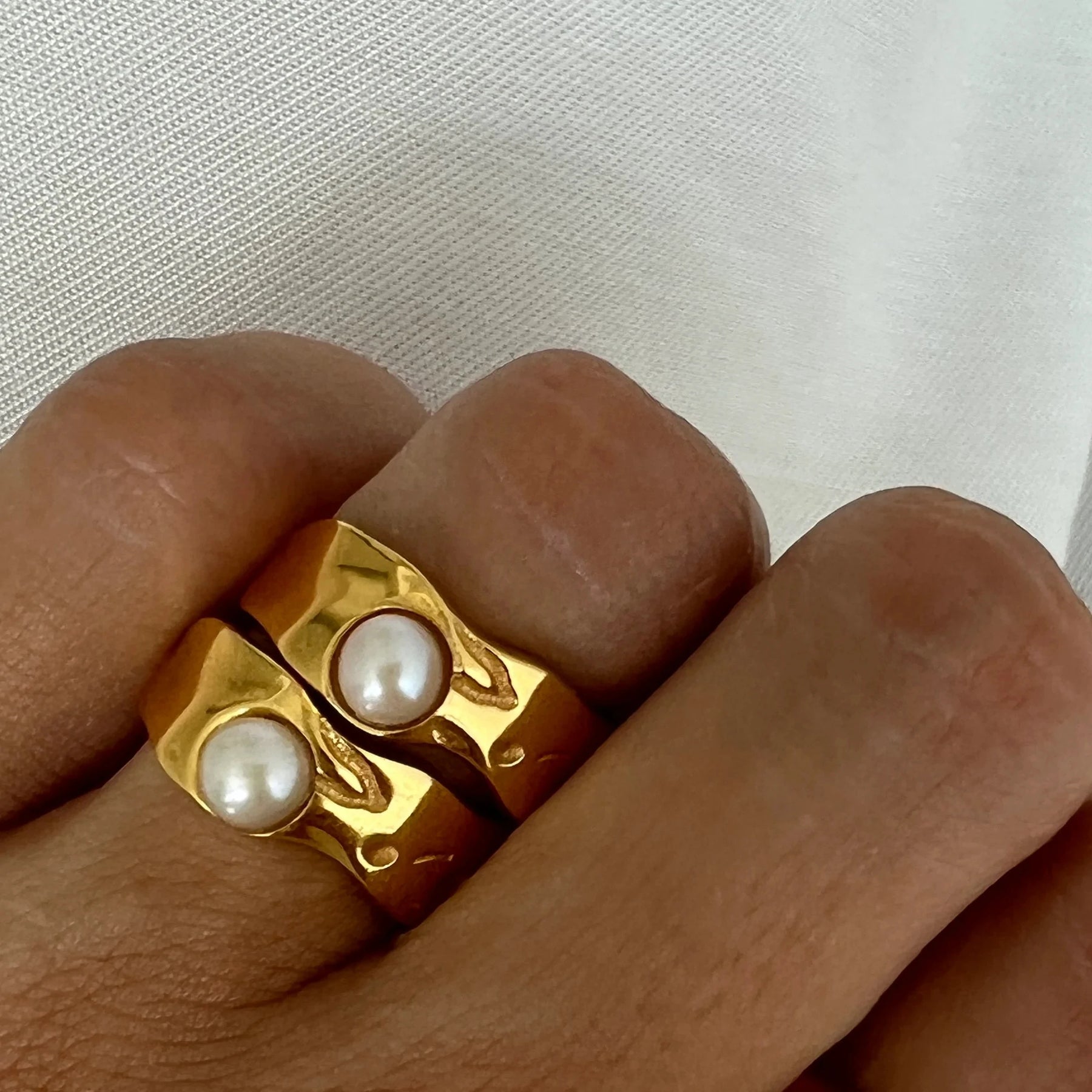 Uworld-18K anel banhado a ouro com pérola de água doce, anel estilo vintage, elegante imitação de jóias, acessórios de aço inoxidável, novo