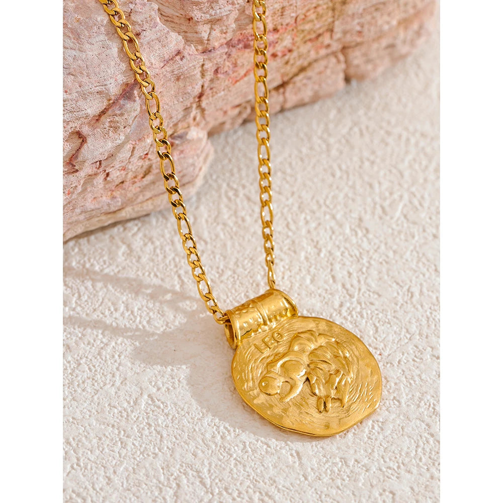 Colar Com Pingente de Constelação Banhado a Ouro 18k