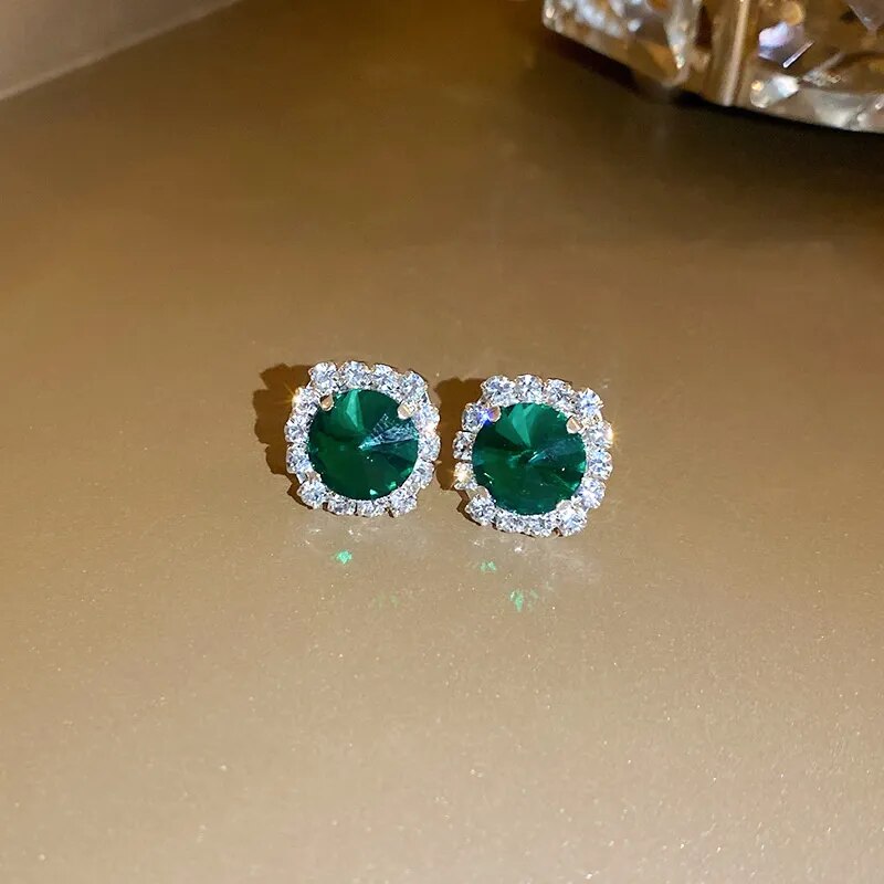 Conjunto com Colar e Brincos Cravejado com Zircônia