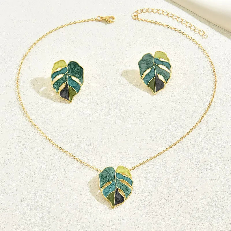 Conjunto Brincos e Colar Folhas de Verão