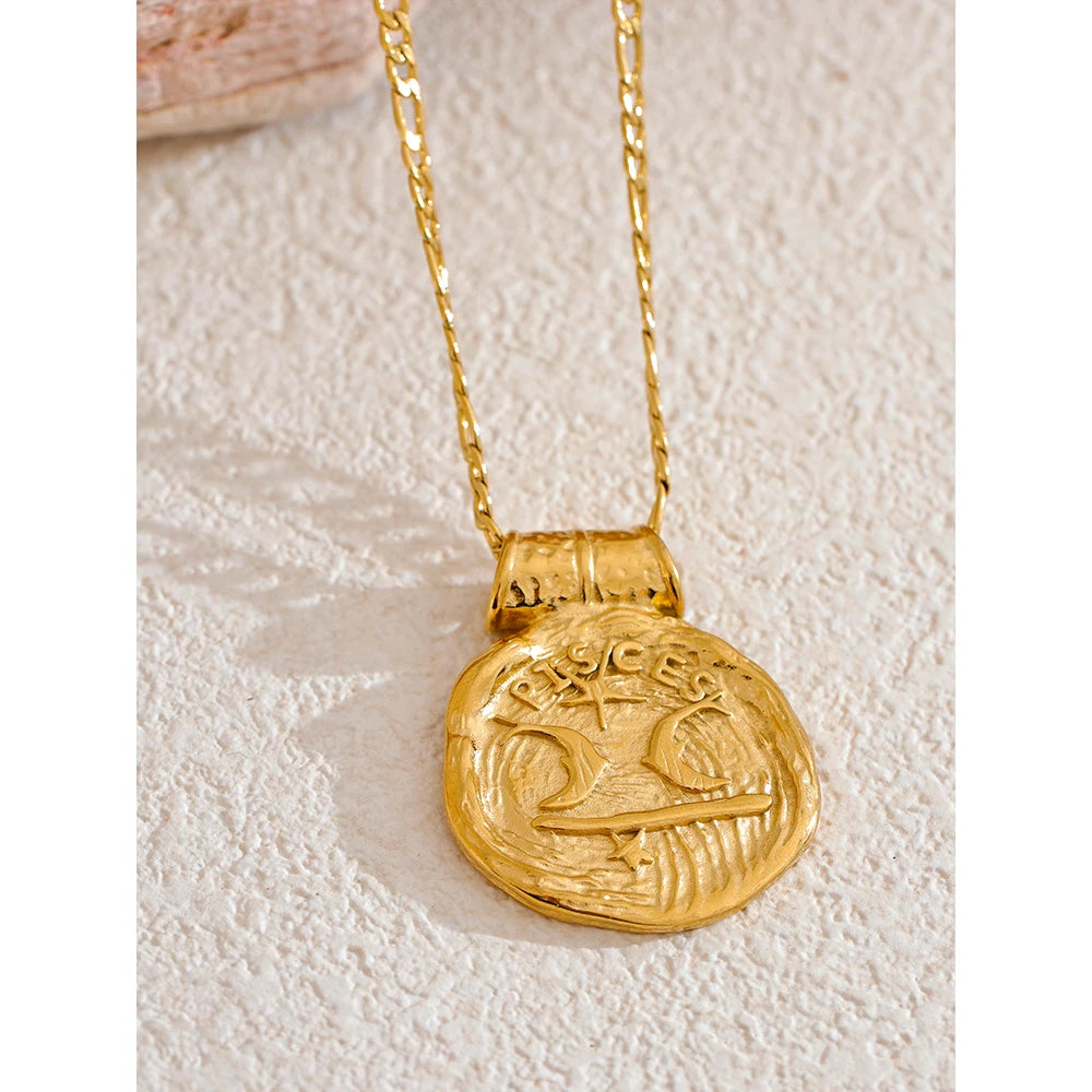 Colar Com Pingente de Constelação Banhado a Ouro 18k
