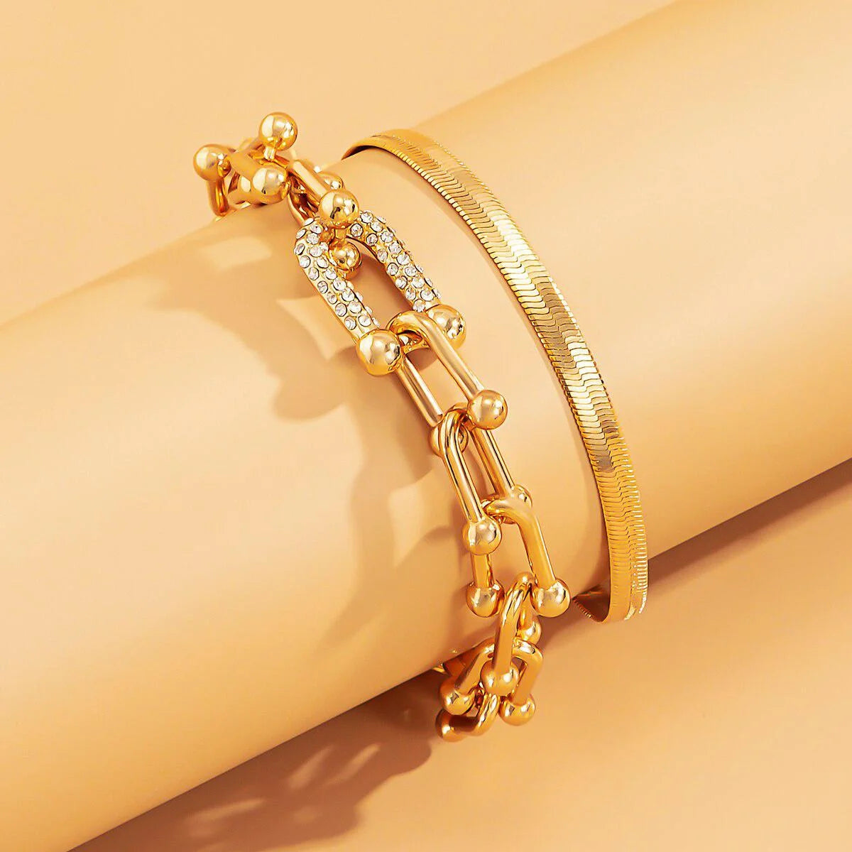 Pulseira com Detalhes em Corrente