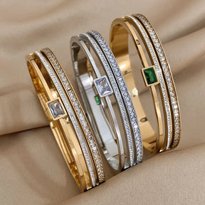 Pulseira Tripla com detalhes Brilhantes