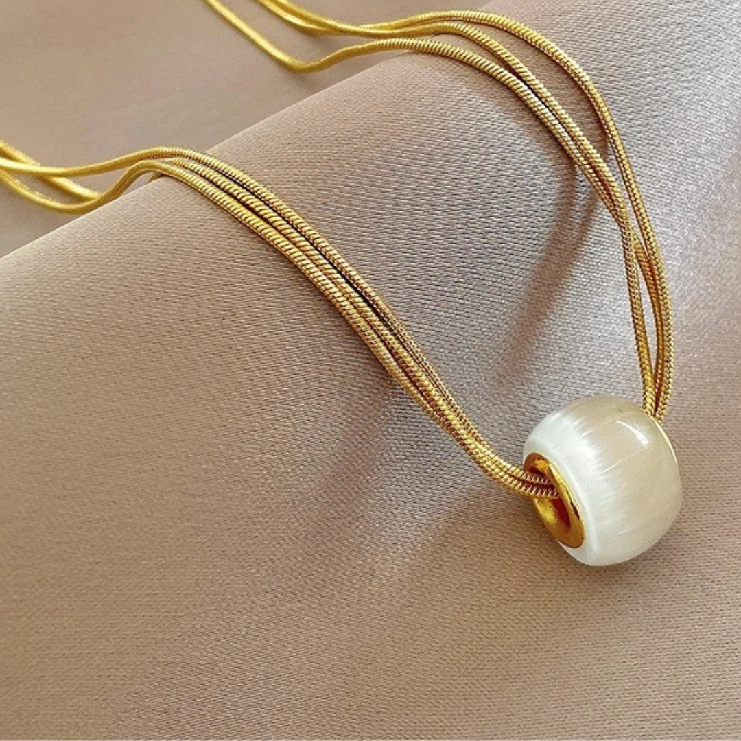 Colar Feminino com Pedra Central