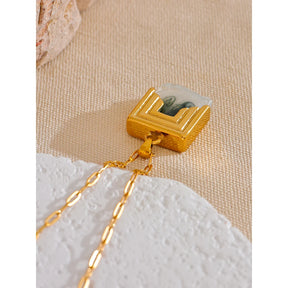Colar Com Pingente de Pedra Artificial Banhado a Ouro 18k