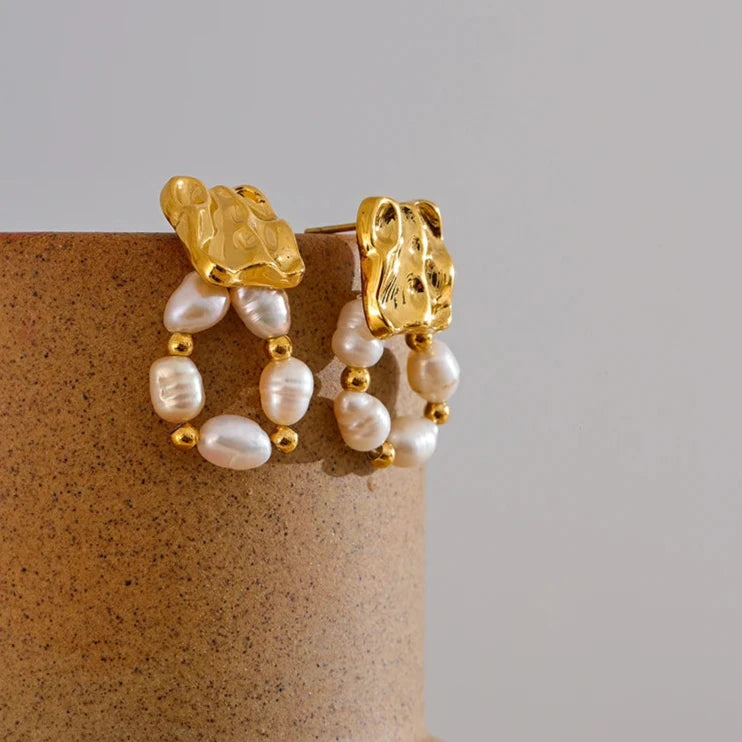 Brinco De Pérolas Banhado a Ouro 18k