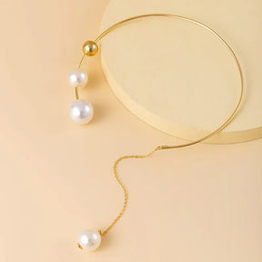 Colar Aberto com Detalhes Minimalistas