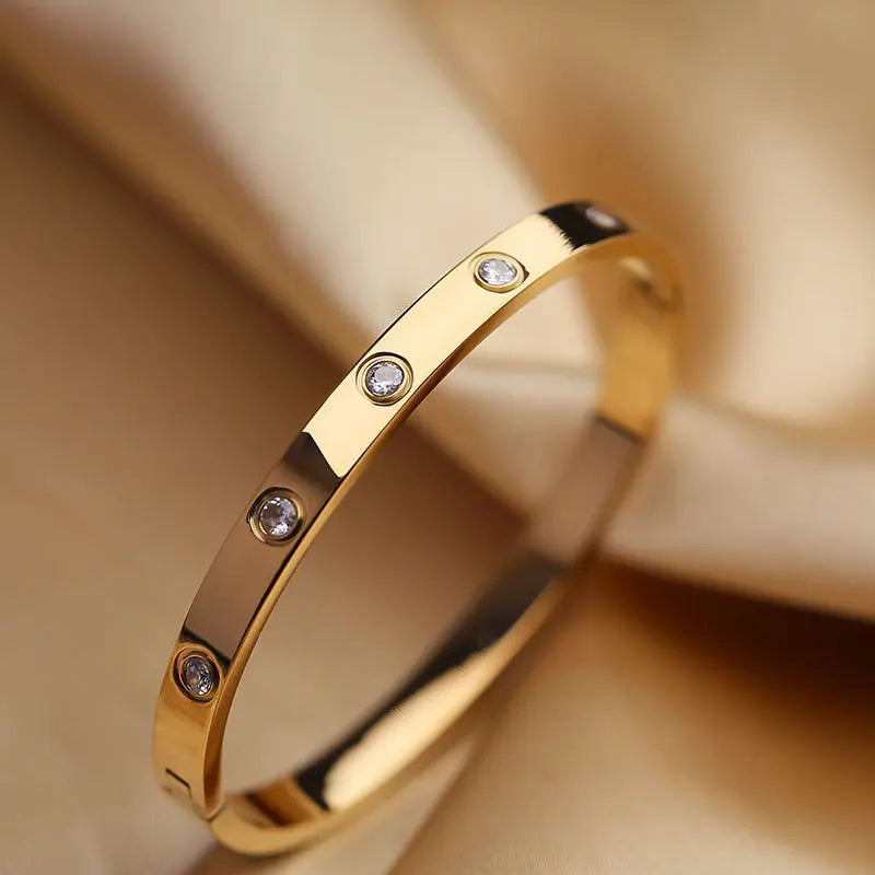 Bracelete Dourado com Zircônias