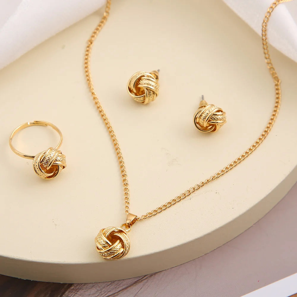 Conjunto Brincos, Colar e Anel Esféricos