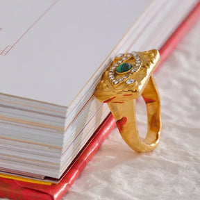 Anel Olho com Pedra Verde Banhado a Ouro 18k