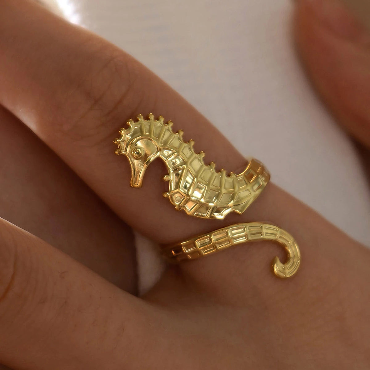 Criativo 18K banhado a ouro PVD aço inoxidável anti mancha metálico cavalo marinho aberto anéis de coquetel ajustáveis para mulheres e meninas