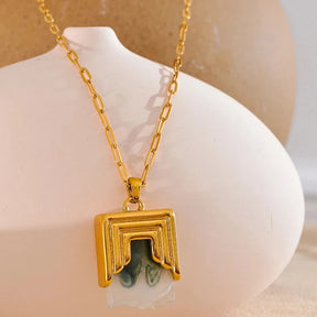 Colar Com Pingente de Pedra Artificial Banhado a Ouro 18k