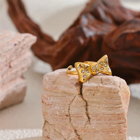 Anel de Laços com Zircônias Banhado a Ouro 18k