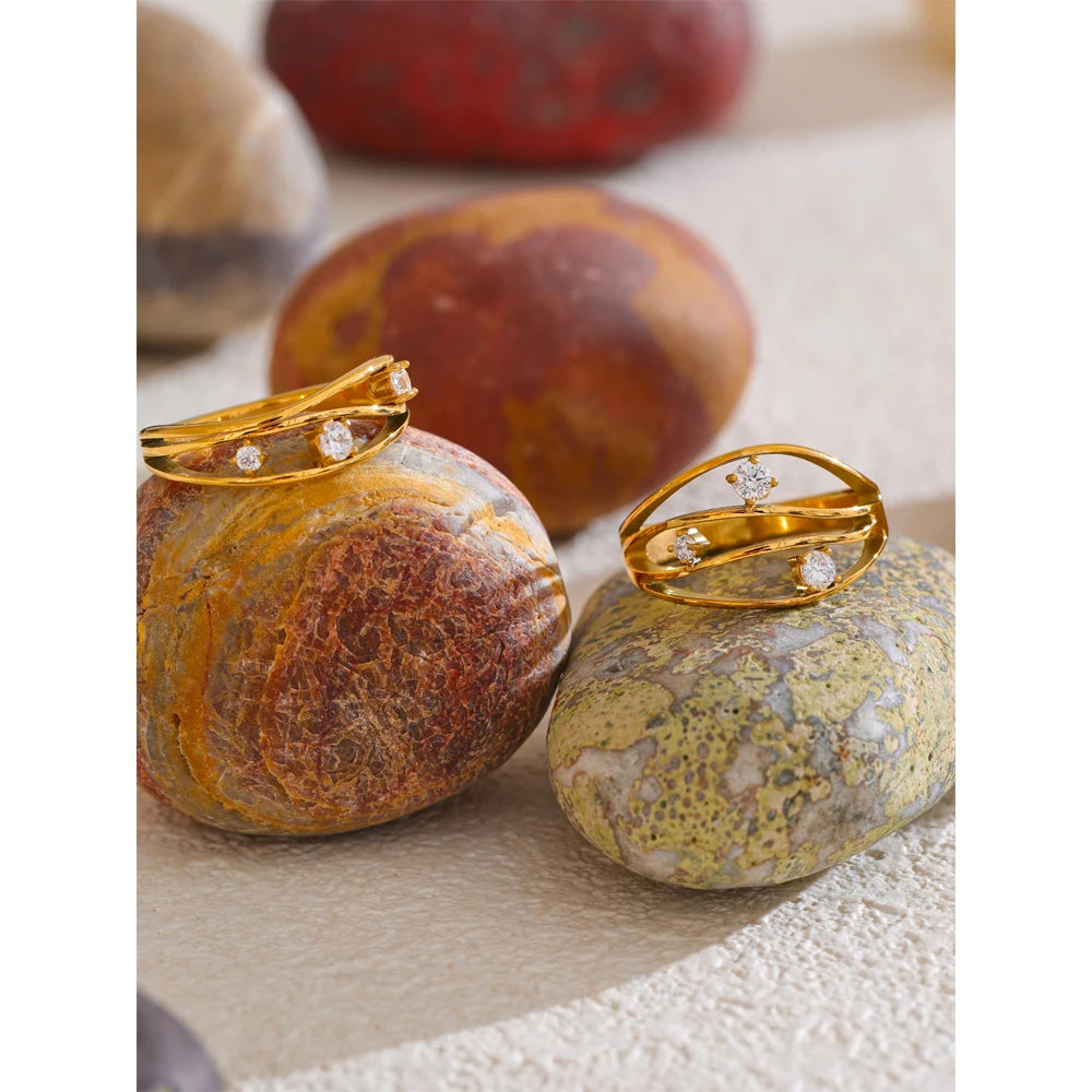 Anel Fashion com Zircônia Cúbica Banhado a Ouro 18K