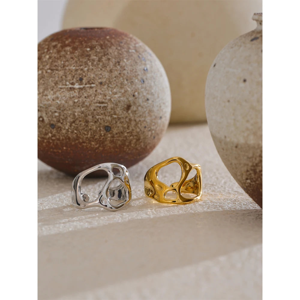 Anel de Símbolos Geométricos Banhado a Ouro 18k