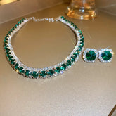 Conjunto com Colar e Brincos Cravejado com Zircônia