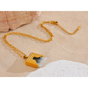 Colar Com Pingente de Pedra Artificial Banhado a Ouro 18k