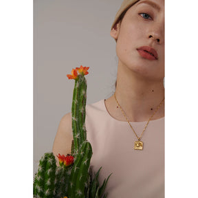 Colar Com Pingente De Sol Banhado a Ouro 18k