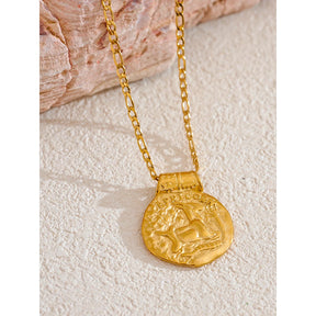 Colar Com Pingente de Constelação Banhado a Ouro 18k