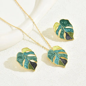 Conjunto Brincos e Colar Folhas de Verão